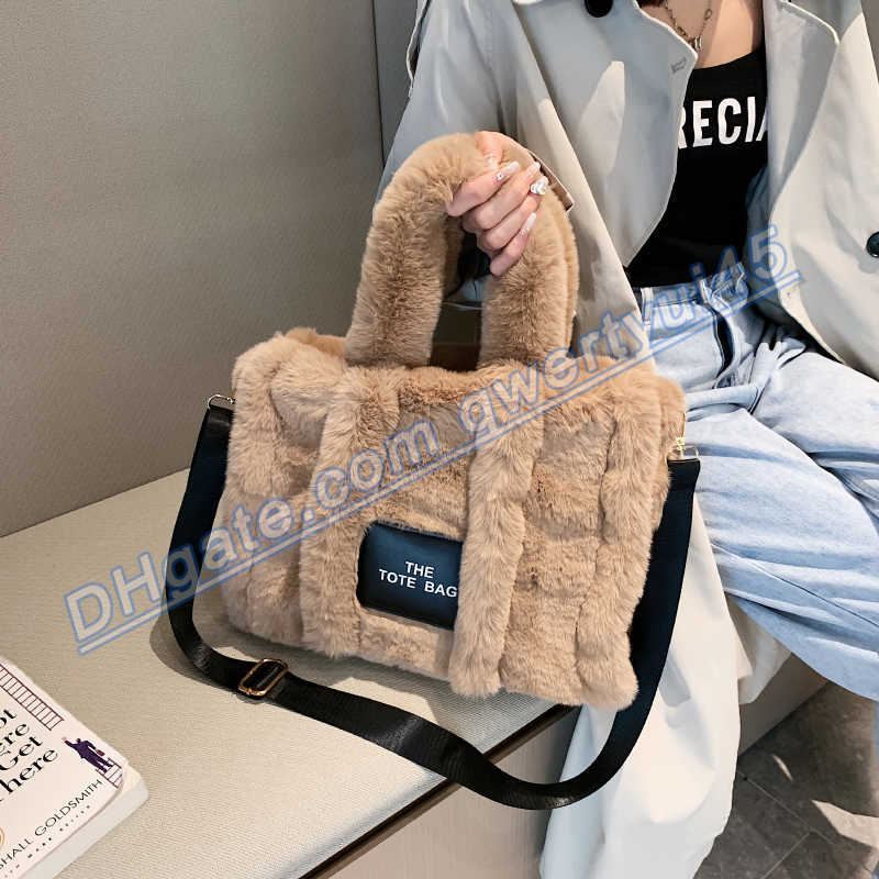 

qwertyui45 Totes Designer Faux Fur Large Tote Bag Woman Luxury Soft Plush Women's Bags Fluffy Shopping Shoulder Messenger Bag Winter Warm Wallet 020523H, Small green