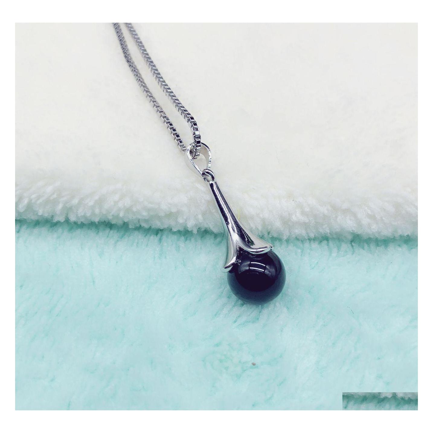 

Pendant Necklaces Furong Stone Necklace Imitation 925 Sterling Sier Jewelry Clavicle Chain Black/Red Agate Luckyhat Drop Delivery Pen Dhzoi