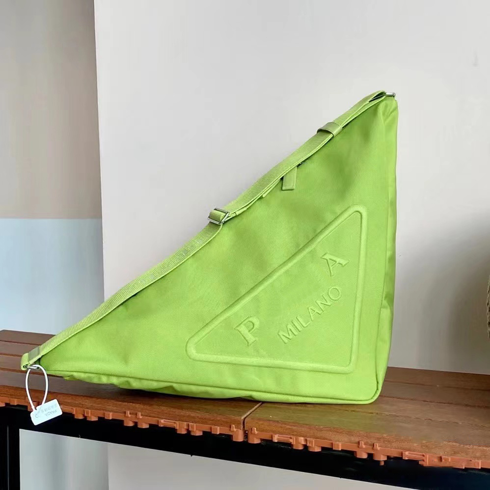 

fashion luxury Nylon bag triangle pochette beach Wallet shoulder mens womens Luxurys Designers Canvas totes hangbag Linen Crossbody Hobo bags travel Embossed, Black