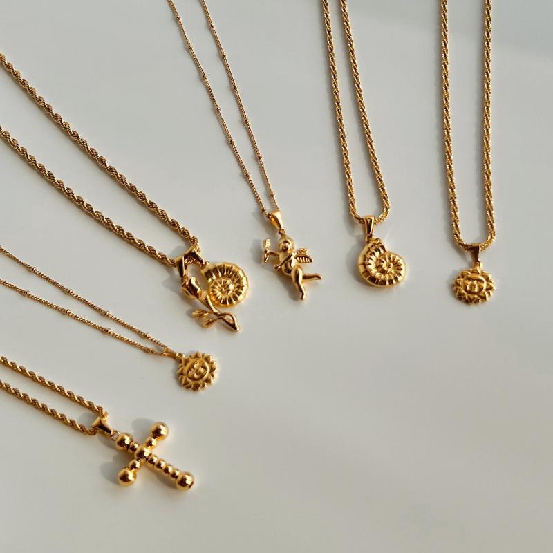 

Chains Dasein ACC 18k Gold Plated Stainless Steel Square Cross Sun Snail Cupid Vintage Medieval Pattern Pendant Tarnish Free NecklaceChains