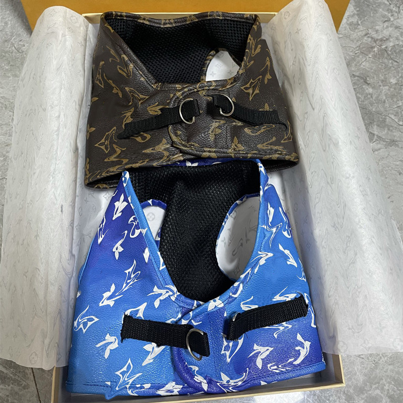 

Designer Dog Harness Leashes Adjustable Breathable Brand Pet Vest Leather Fashion Letter L Outdoor Running Trendy Pet Necklace Tie Collar Supplies PS1759