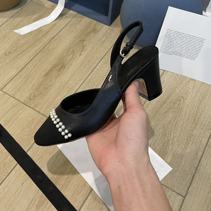 

22SS Womens Chunky Heel 6.5cm Sandals Buckle Faux Pearl Flat Dress Shoes Slingbacks Classic Slip-on Loafers Ballet Shoe Designer Luxurys Outdoor Casual Slippers, Black