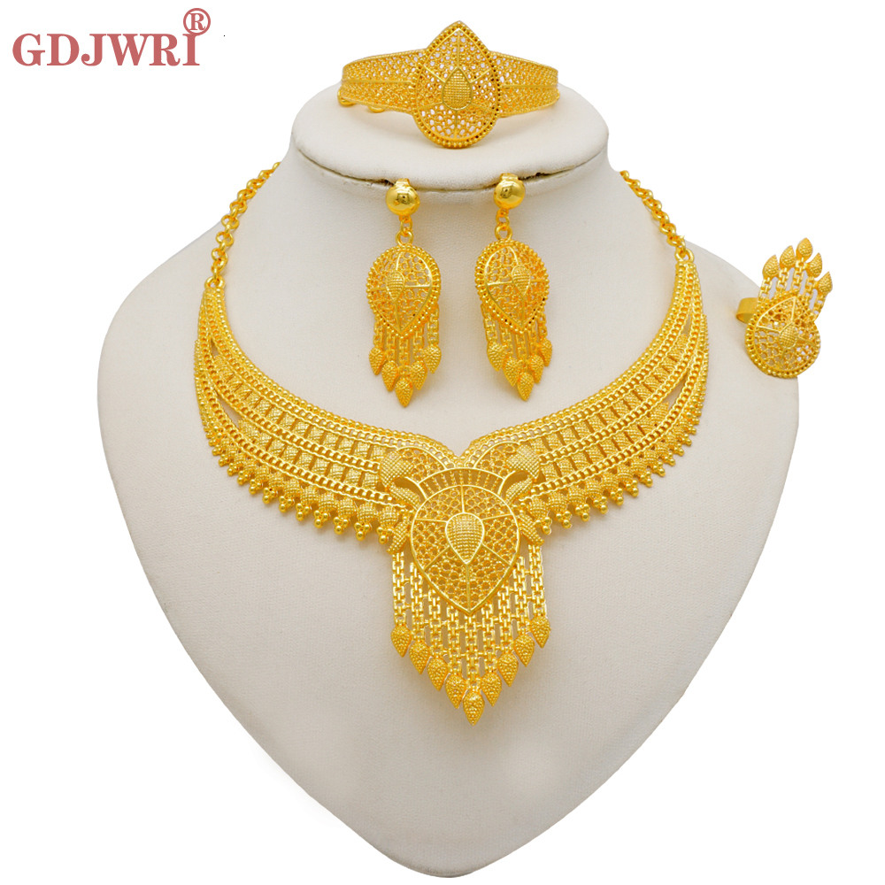 

Wedding Jewelry Sets Dubai Gold Color Set For Women Indian Earring Necklace Nigeria Moroccan Bridal Accessorie Bracelet Party 230202