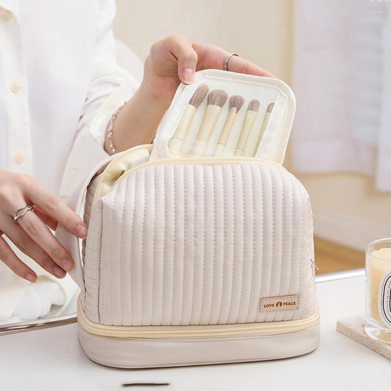 

Cosmetic Bags PU Handbag Portable Double-layer Toast Cake Shape Storage Bag Dry Wet Separation Waterproof Large-capacity For Business Trip, Green