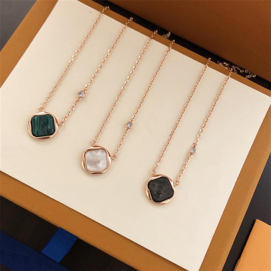 

Fashion Jewelry Necklace Luxury Designer Women Pendant Necklaces With Flowers Pattern 3 Colors Optional Girl Party Gift High Quali261W