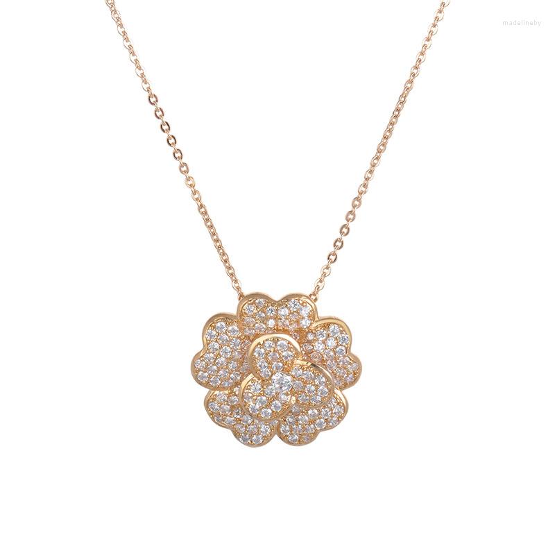 

Chains 2023 Delicate Shining Rhinestore Flower Shape Cubic Zirconia Pendant Gold Color Necklace For Woman GLD0879A