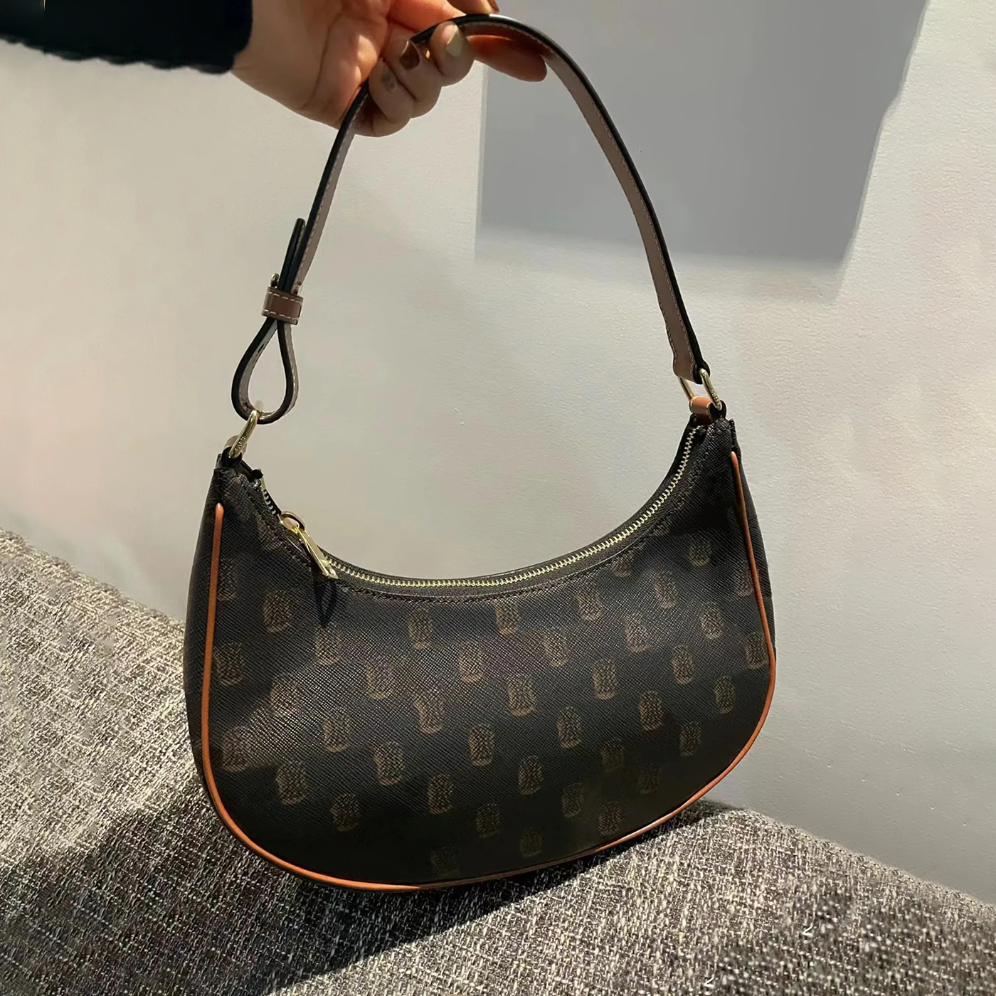 

fashion 5A quality Luxury Designer AVA TRIOMPHE tote crossbody Bags Genuine leather Printed pattern Evening hangbags Women men Underarm Bag Shoulder wallet travel, Mon0gram black