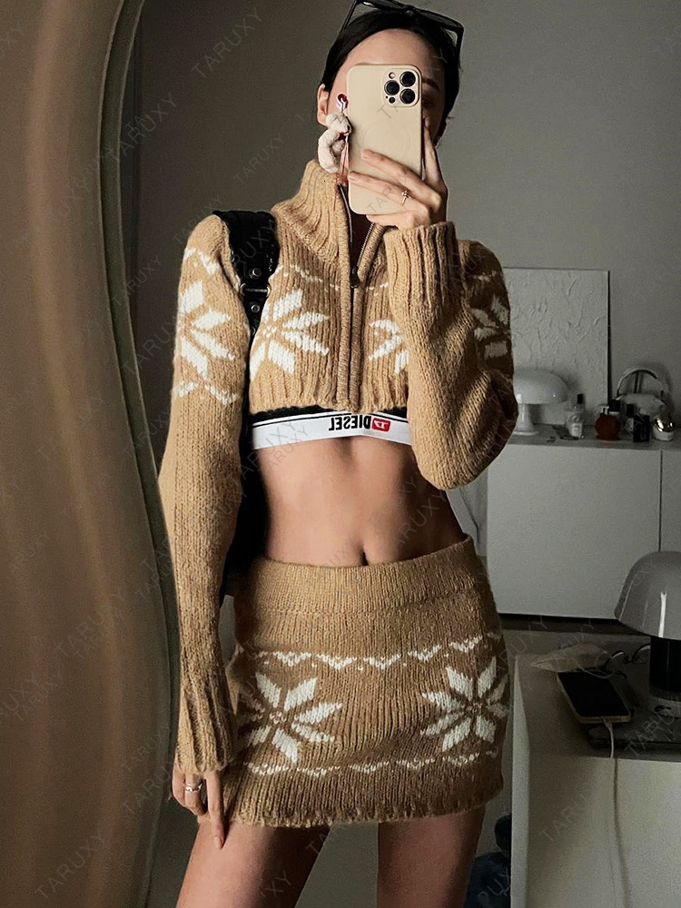 

Two Piece Dress TARUXY Sweater Matching Sets Women Outfits Spring Knitted Contrast Cardigan Sweater And Short Skirts Two Piece Short Sets 230203, Only skirts