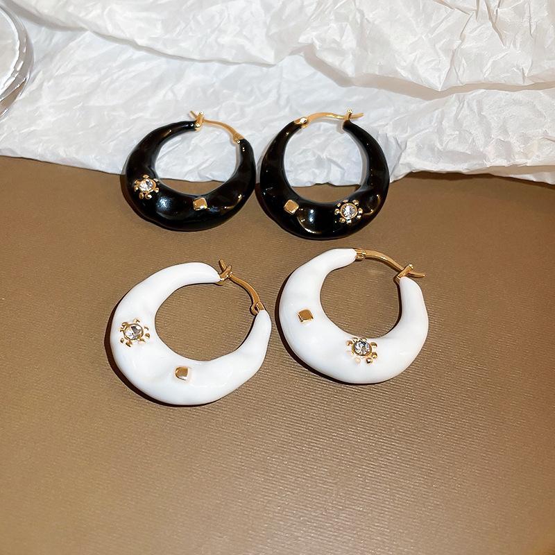 

Hoop Earrings Minar Personality Black White Color Enamel Irregular Circle For Women Shiny Rhinestone Sun Earring Daily Jewelry