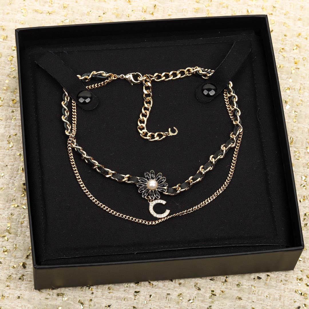 

2023 Luxury quality Charm pendant necklace layers with black enamel and genuine leather have box have stamp PS7545A