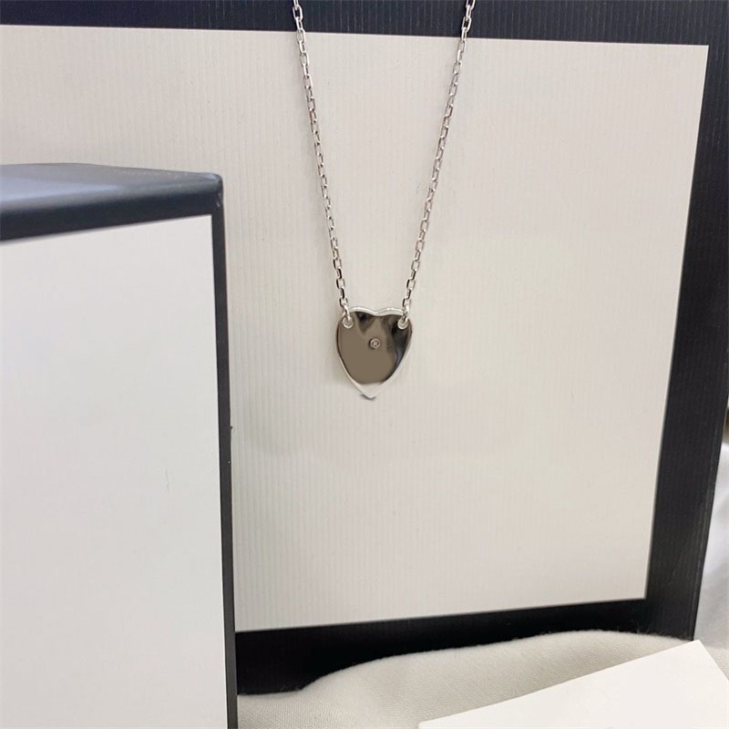 

Heart designer necklace women luxury jewelry mens chain necklaces plated gold silver letter classic ornaments long hiphop trendy charm retro luxury necklace