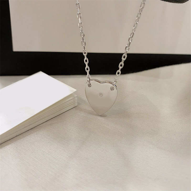 

Pendant necklace love letter g luxury necklaces pure color jewelry chains for mens fashionable charms plated silver heart designer necklaces retro hip hop E23