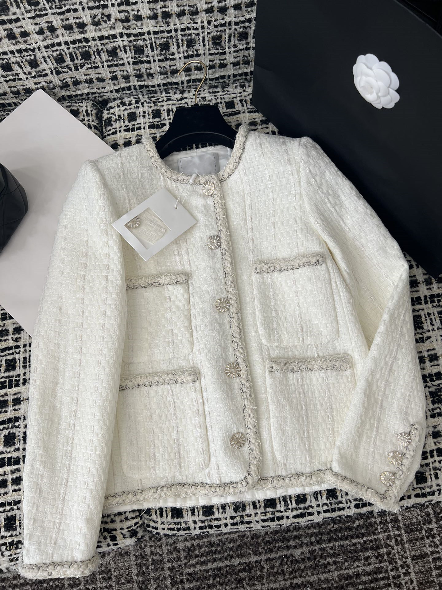 

Chan New 2023 spring Women's brand jacket designer Fashion high-end autumn winter Chains LOGO tweed coat Leisure Spring Coats cardigan birthday Gift, White