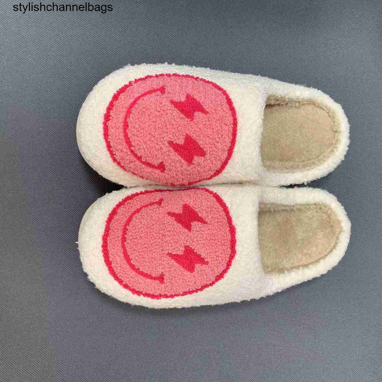 

Slippers Hotselling Pink/Blue Smiley Face Lightning Cute Soft Warm Plush Cheap Slippers For Women And Men 020423H