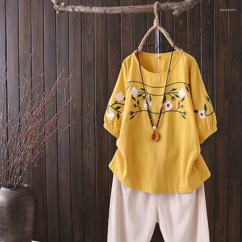 

Ethnic Clothing Ladies Chinese Tops Loose Embroidery Retro Vintage Shirt Cotton Blouse And Top Women Style 10019