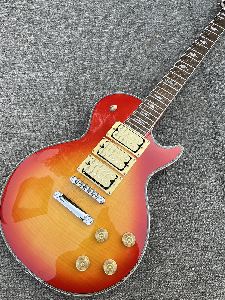 

Custom shop Electric guitar ,Mahogany body 6 stings gitaar rosewood fingerboard.Chrome hardware