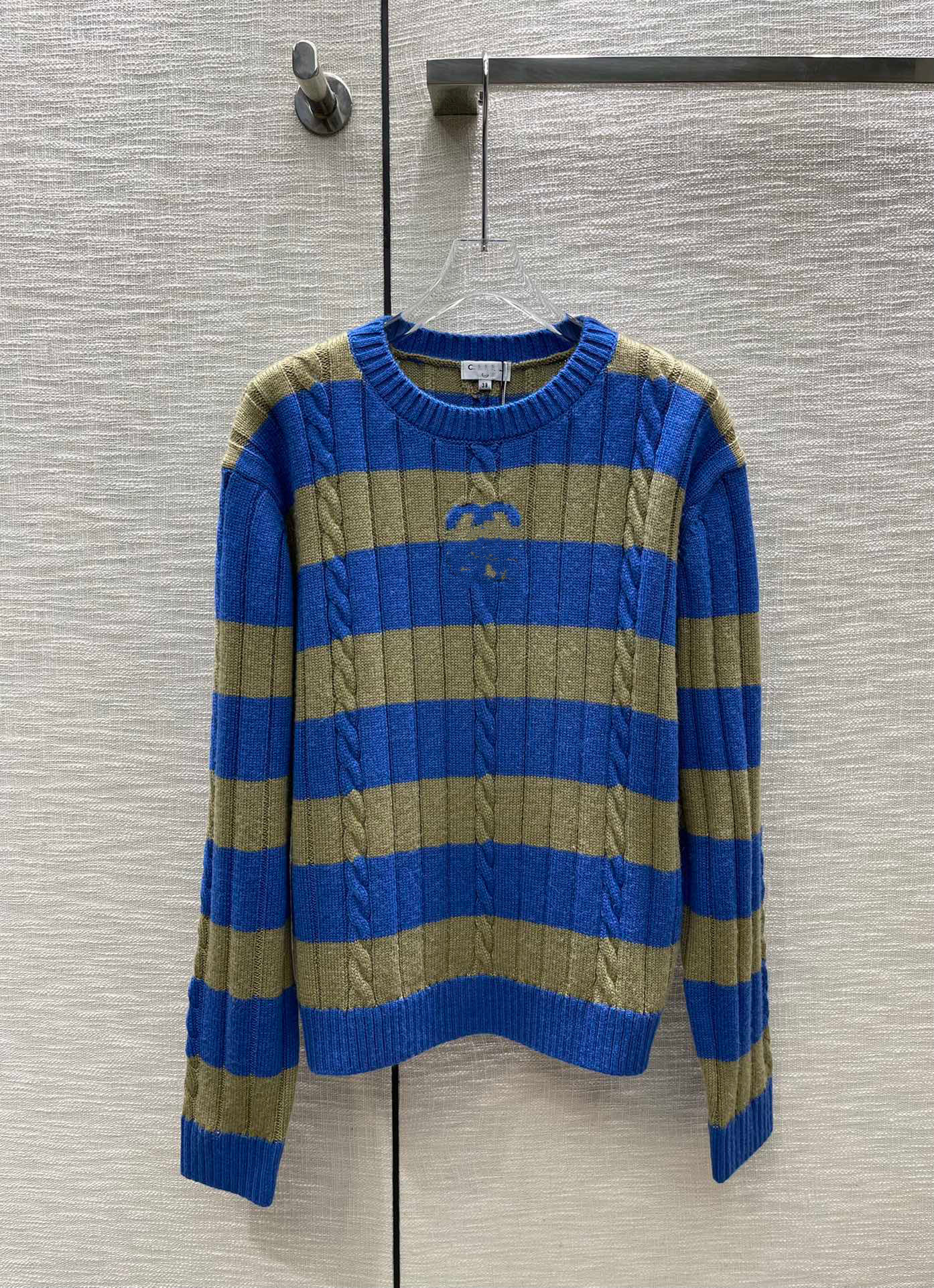 

23sS top female designer sweater, high-grade sweater, the best quality ladies' coat in autumn and winter. The best quality wool cardigan sweater for women C5