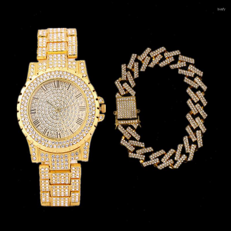 

Wristwatches Womens Iced Out Watches Luxury Quartz Wrist Watch With Bracelet Micropave CZ Cuban Chain Hip Hop For Women Men Jewelry Set, 2pcs sliver