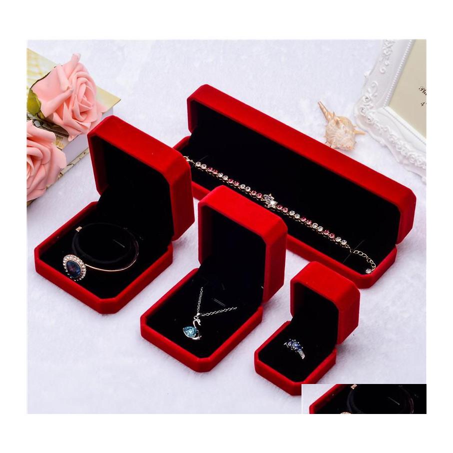 

Jewelry Boxes Red Square Veet Packaging For Pendant Necklace Rings Bracelet Bangle Wedding Engagement Gift Display Case Drop Delivery Oti3D