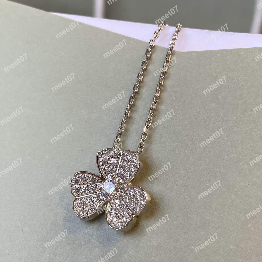 

Frivo Necklace Ladies Classic Designer clover diamond Pendant Necklaces for Women Jewelry