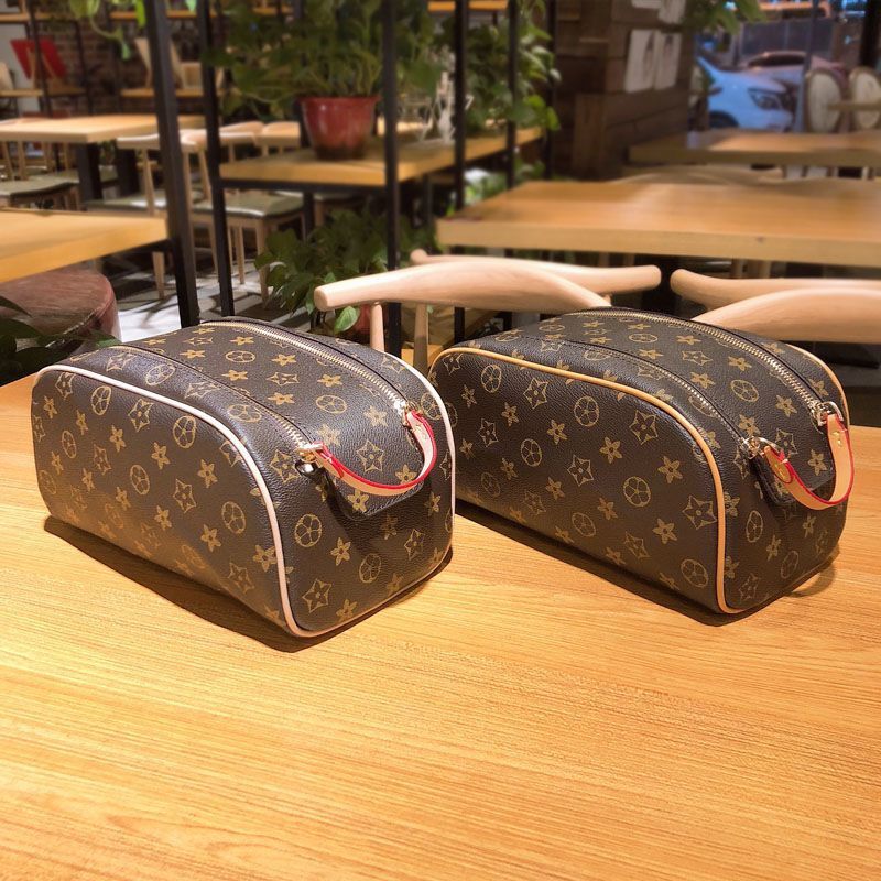 

Classic Luxury designer bag Double zipper travelling toilet women wash large capacity cosmetic bags toiletry Pouch makeup, Brown grid
