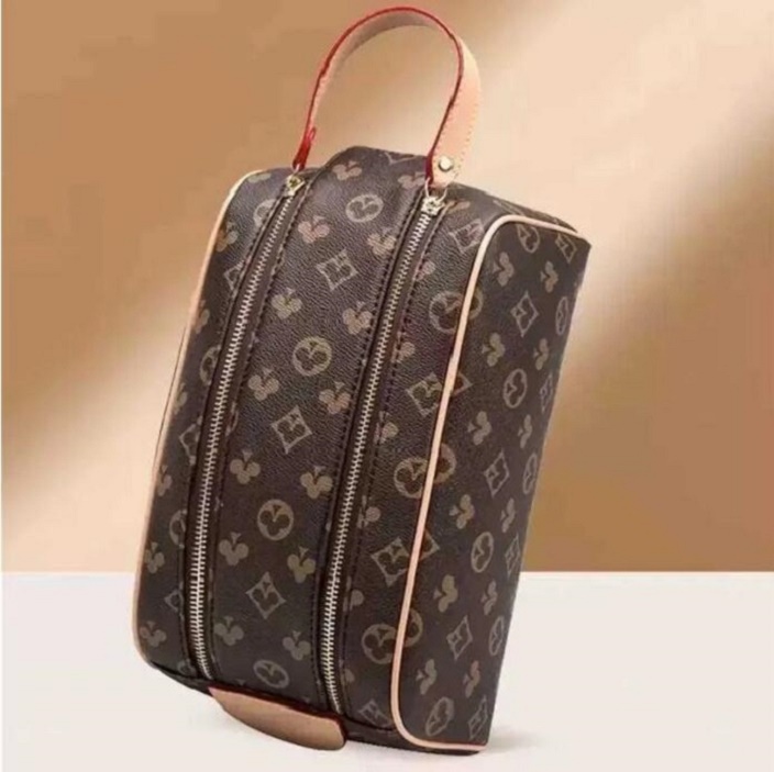 

2023 Top High Quality Men Travelling Toilet Bag Designer Women ash Bag Large Capacity Cosmetic Bags Makeup Toiletry Bag Pouch Makeup Toiletry Bags 668, This is not for sale.