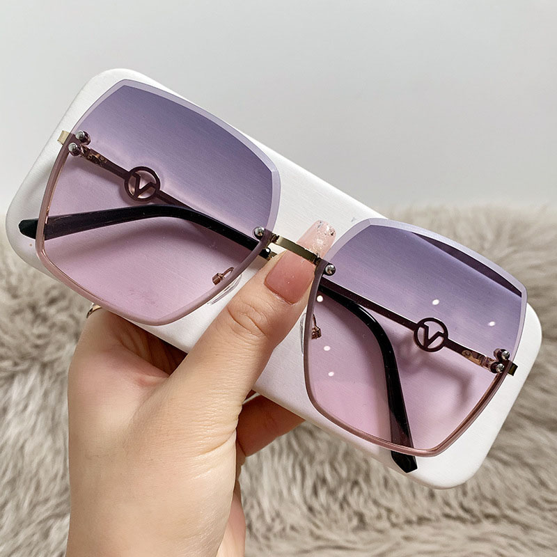 

Sunglasses Women Sun Glasses For Womens UV 400 Woman Retro Sunglass Vintage Sunglases 2023 Luxury Oversized Rimless Designer Sunglasses 9L0A151