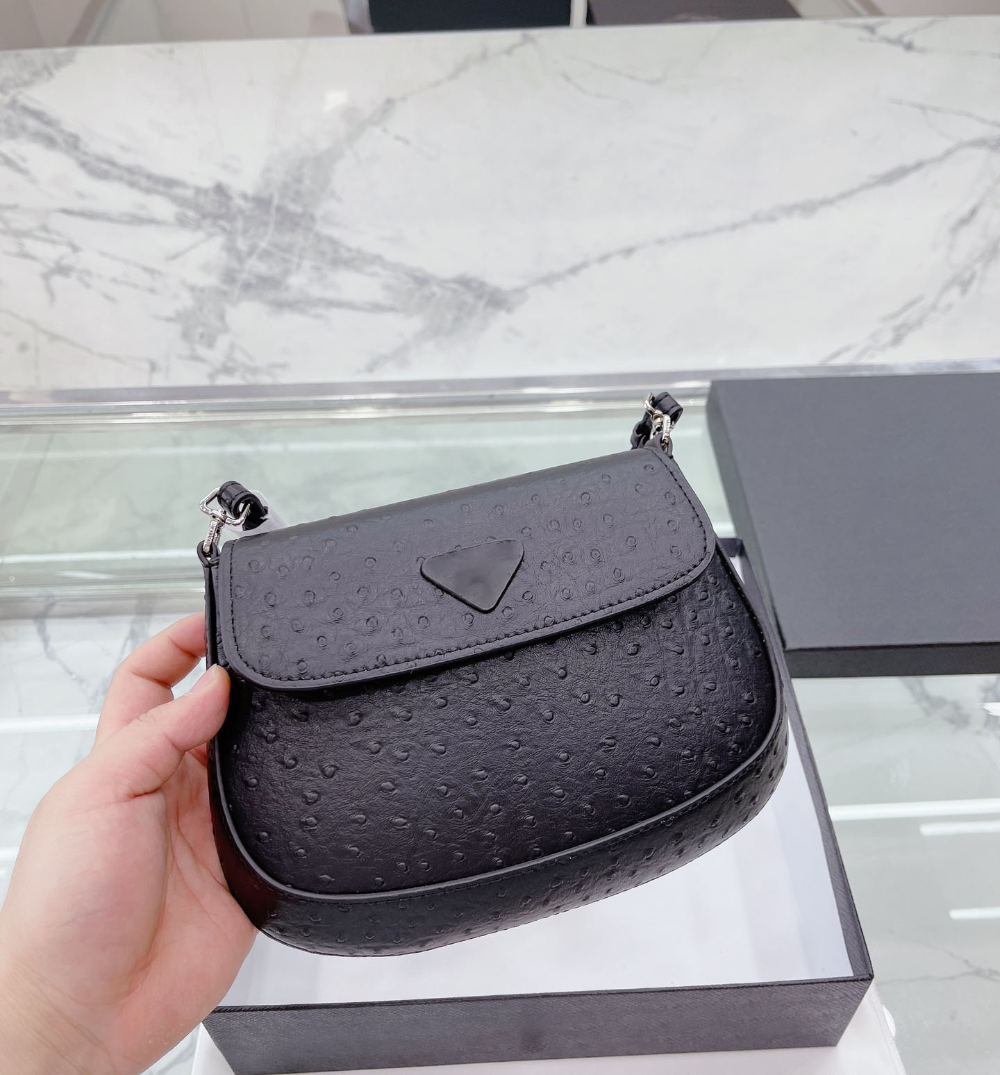 

2023 New Ostrich Skin Cleo Underarm Bag Miuccia Pra retro and premium underarm Bag retro everything multi-color optional, Peach