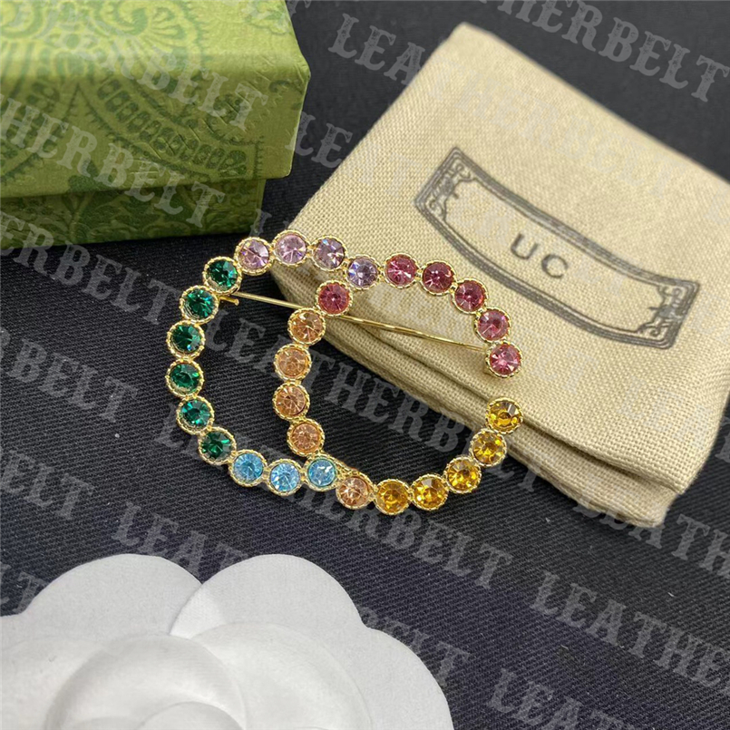 

Women Men Luxury Brooches Colorful Diamond Pins Fashion Gold Letter Wedding Party Brooch Dress Suit Pin