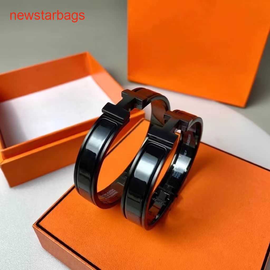 

Herme Designer Bracelets online store 22 year new black samurai gold frosted H bracelet with the same style for men and women