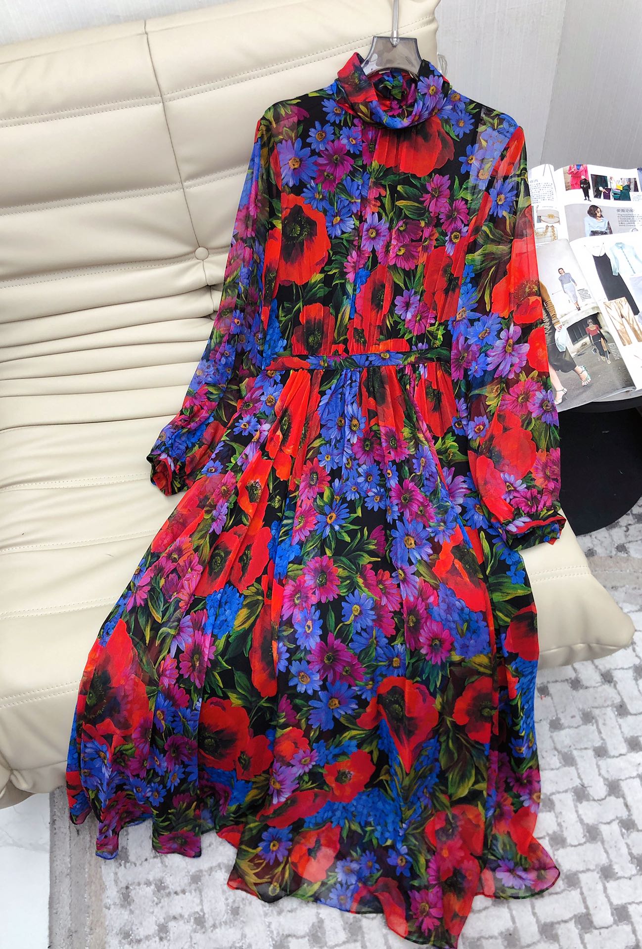 

23 Early spring silk waist dress new vintage flower print, Multi