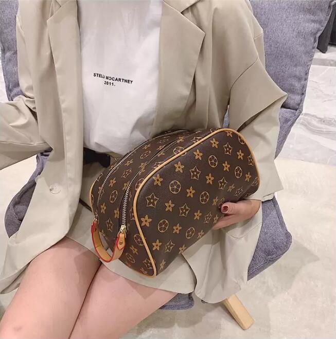 

men travelling toilet bag designer women wash large capacity cosmetic bags makeup Pouch toiletry bags AAAAA, Black grid