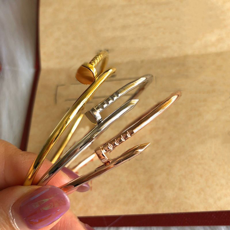 

gold chain bracelet designer bracelet luxury jewelry womens accessories titanium steel Alloy gold Plating Process never fade fot allergic gold lucky jewelry