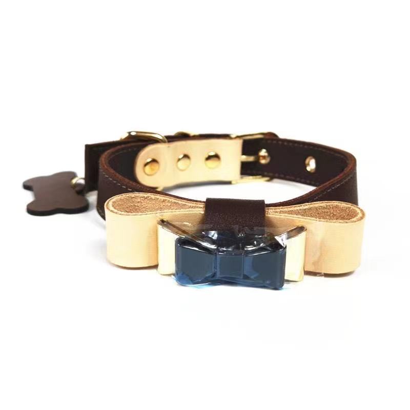 

Luxury Pet collars Dog Collar Vegetable Tanned First Layer Cowhide Dog Collar with Bow and Bone Accessories Dog Leash and Collar Set Pet Supplies