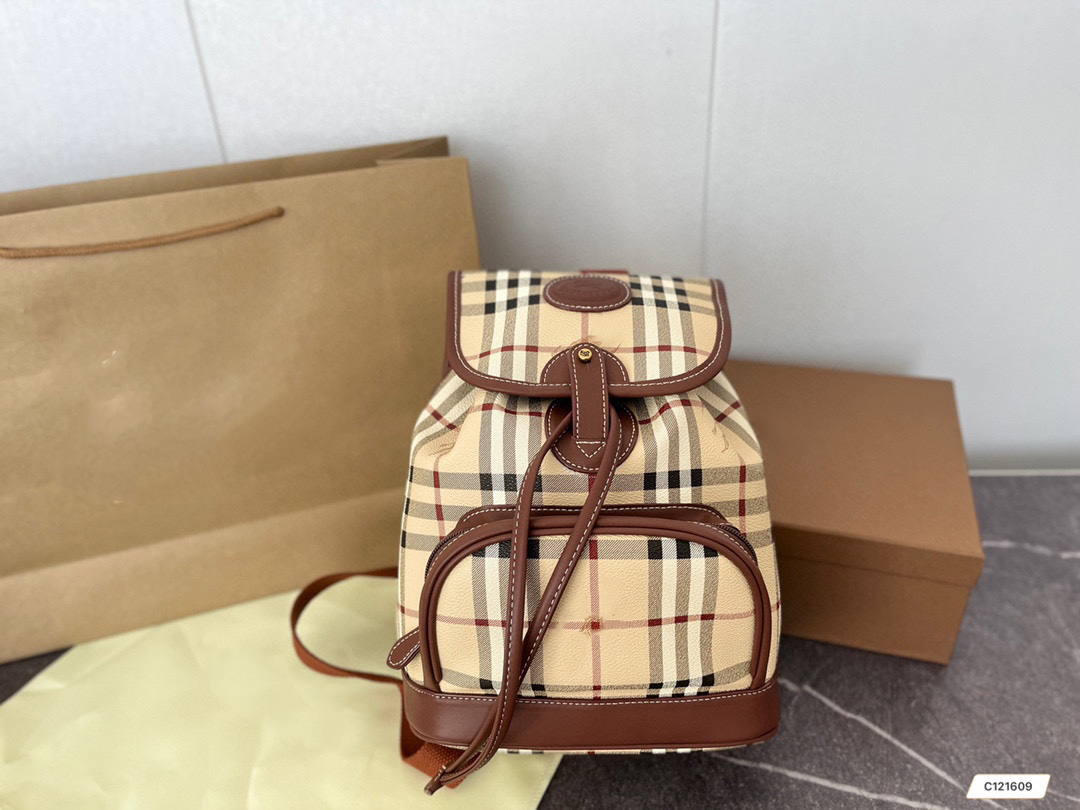 

Designer backpack Student bag Commuter bag Travel bag Girl computer bag Shopping bag Plaid leather material Roman bag, Khaki(31*23cm)