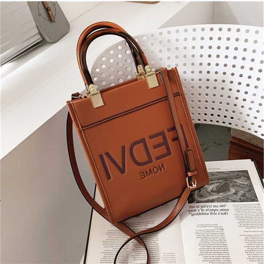 

2023 Bags Outlet Online sale hand tote printed women's bag new style One Shoulder Messenger Bag, Black