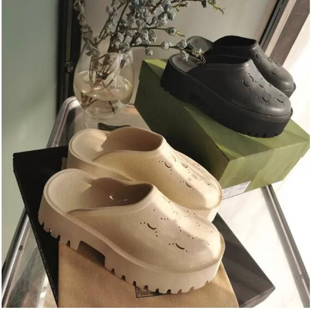 

Designer Women Sandals Luxury Men Platform Slippers Hollow Pattern Beach Shoes Loafers Flats Slipper with Box Size 35-44