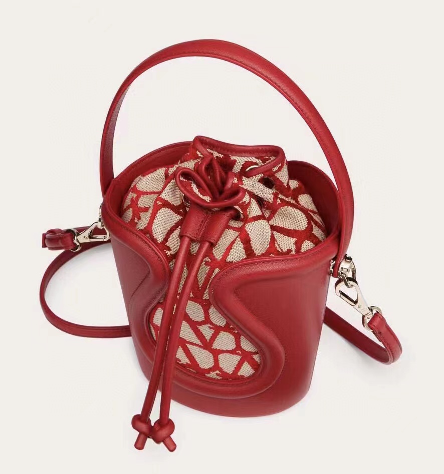 

Cowhide Leather Bucket Shoulder Bag 2023 Spring And Summer New Fashion Printing Drawstring Portable Messenger Crossbody Bags Famous Brand Women's Totes bag, White