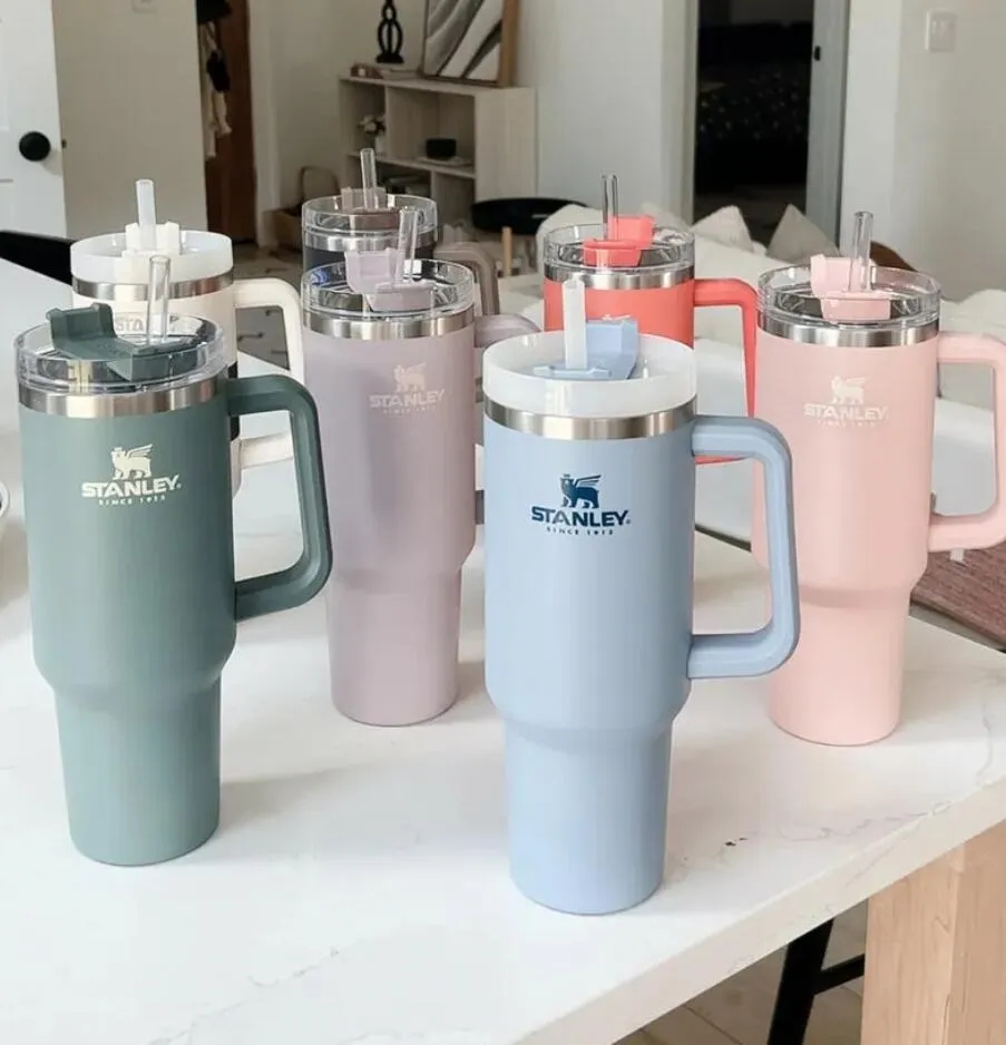 

Pink stanley Cups with LOGO 40oz stainless steel tumbler handle lid straw big capacity beer mug water bottle powder outdoor camping cup vacuum insulated drinking, Multi-color