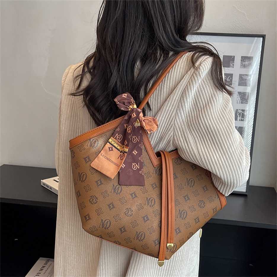 

60% Off Handbags Online USA High sense printing large capacity versatile commuting basket bucket women's new fashion shoulder bag, Coffee