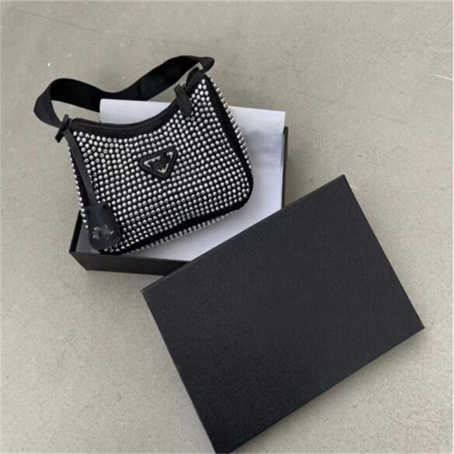 

All-over Diamond Armpit Bag Women Fashion Handbag Designer Crossbody Bags Classic Pattern Retro Shiny, Black