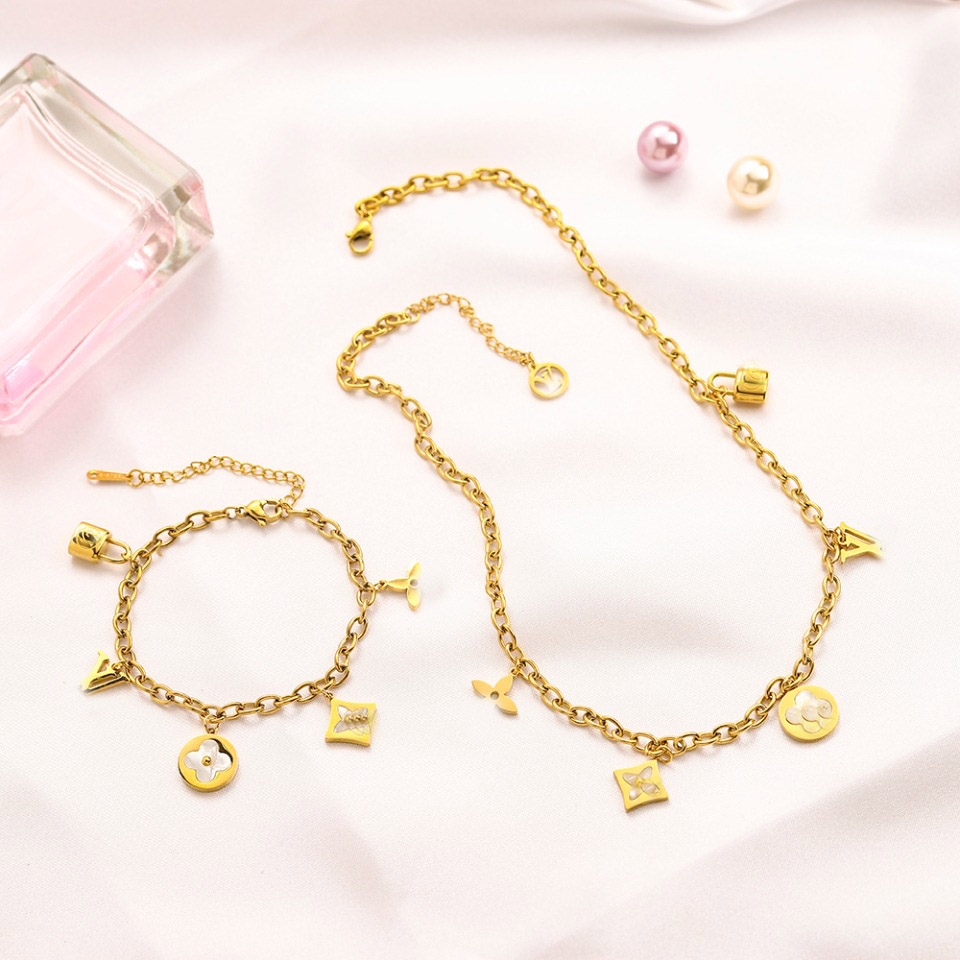 

Never Fading 18K Gold Plated Luxury Brand Designer Pendants Necklaces Flower Stainless Steel Bracelet Letter Choker Pendant Necklace Chain Jewelry Accessories