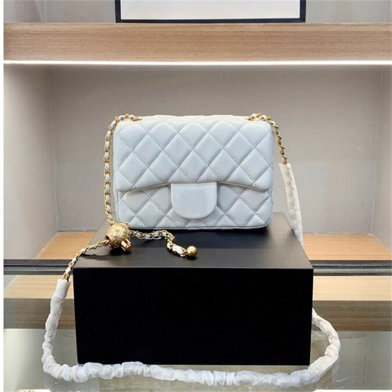 

chain crossbody bags Claic Mini Boy Caviar Vinatge Bags Calfskin Leather Quilted Aged Silver Hardware Chain Strap Crobody Shoulder Womens Design Flap bags, White
