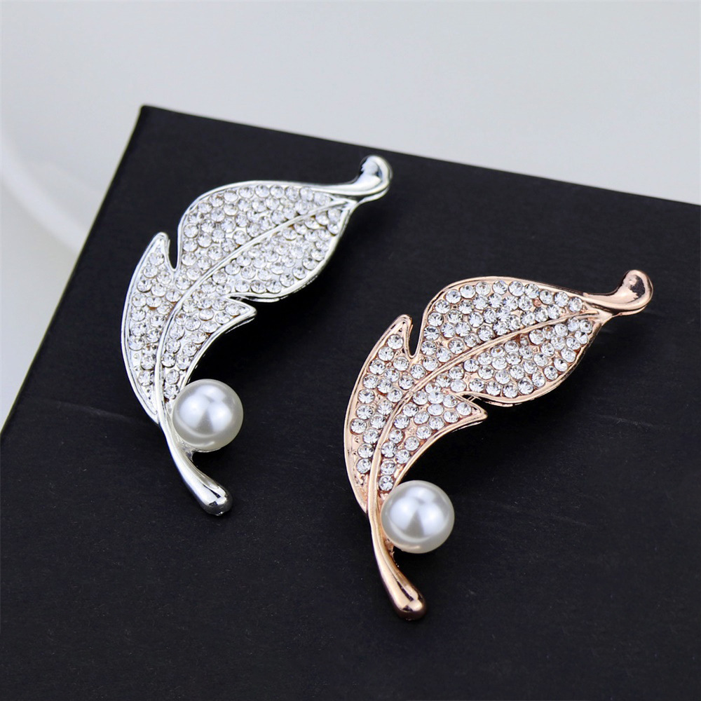 

Fashion Letter Jewelry 18K Gold Plated Silver Brooches Designer For Womens Mens Famous Geometric Flowers Pattern Pins Brooch Wedding Party Gift