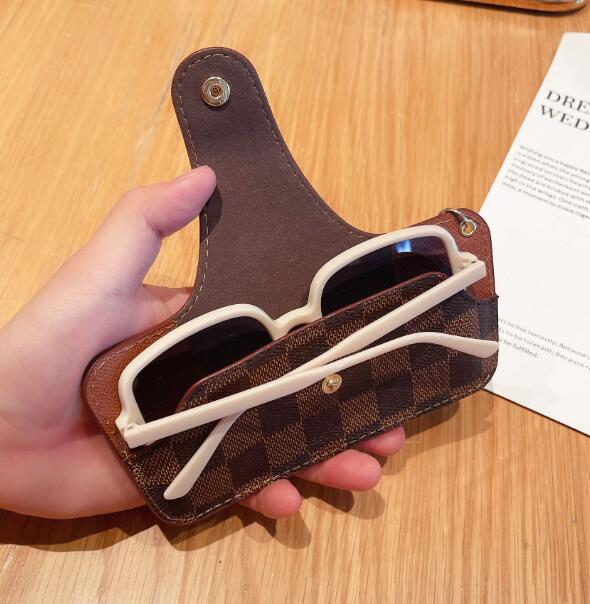 

9style Creative Glasses Case KeyChain Car Keychains Sunglasses Storage Bag Keyring Men Women Couples Bag Pendant Accessories