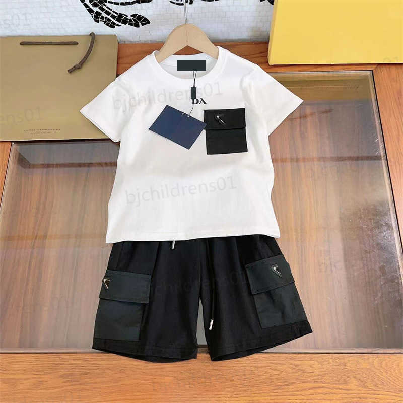 

2023 Summer Kids Designer Clothes Sets Fashion Boys Pullover Small Fresh College Style Boutique Suit Minimal Print Design Short Sleeve Baby Clothes 0206, 13