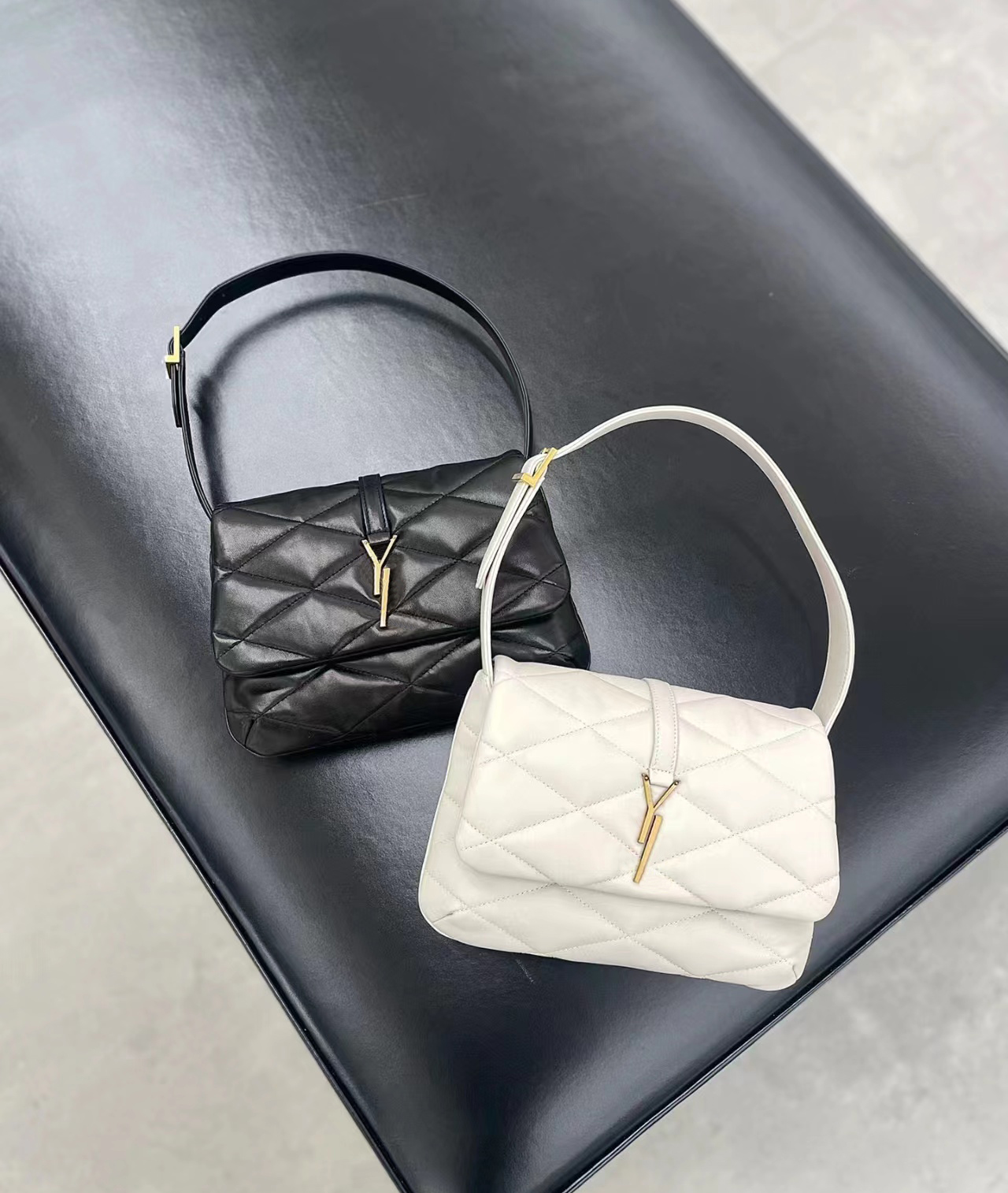 

Luxury Designer 2022 latest Le 57 Shoulder Bag Crossbody totes top handle Lambskin bags Hobo Clutch wallets Womens men classic famous hangdbag Hobo travel envelope, Black