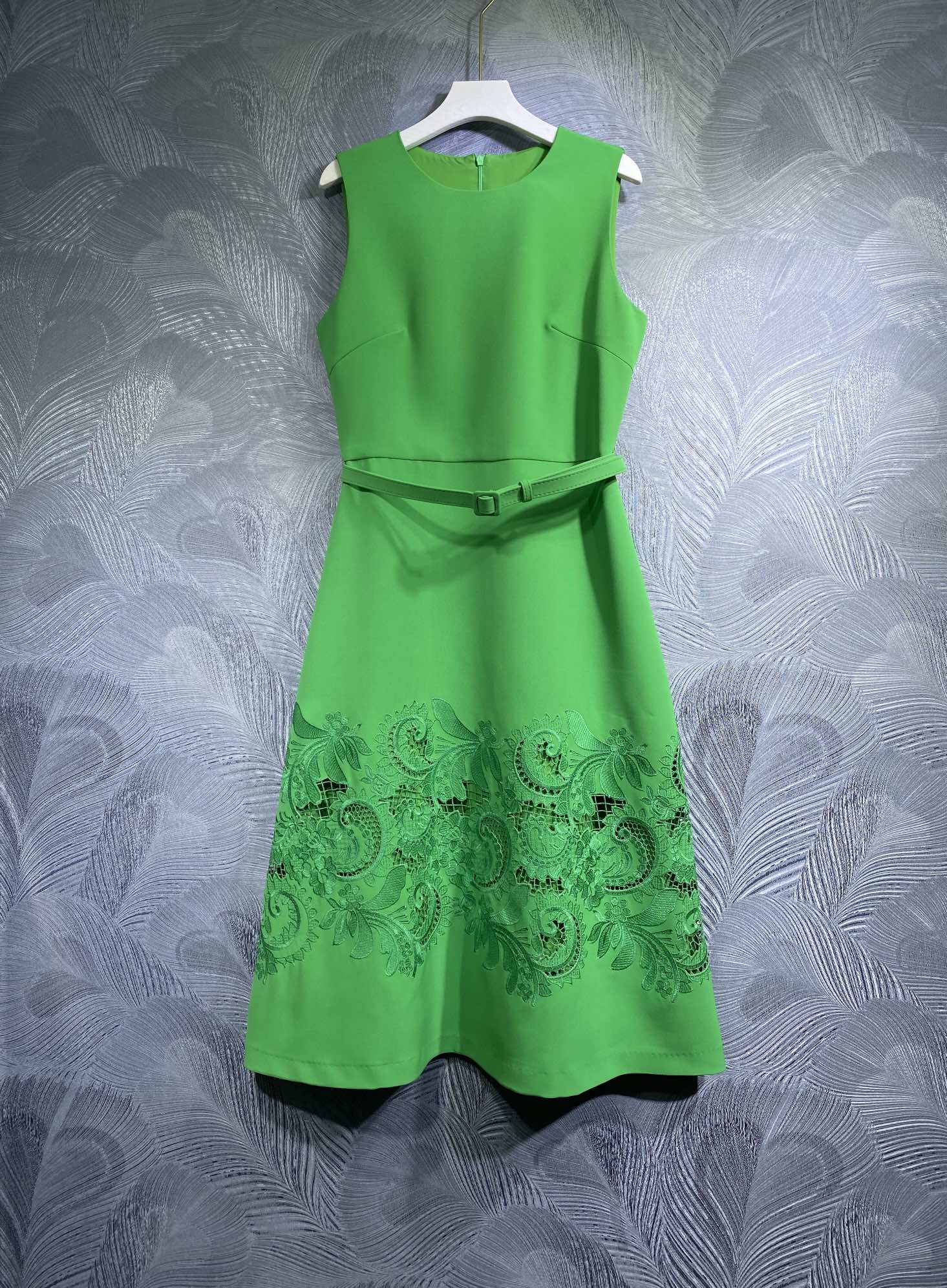 

Spring 2023 New Embroidered Tank Top Dress Round Neck Hollow Out, Green
