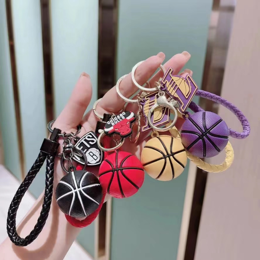 

The new keychains Lanyards for men and womens fashion basketball key chain pendant car bag pendant small gift01