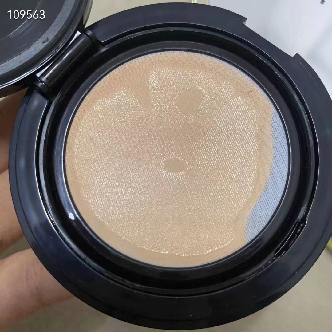 

Cushion Foundation 12g in 2 Shades High Cover Mesh fond de teint Cosmetics Face Makeup Kit, B10